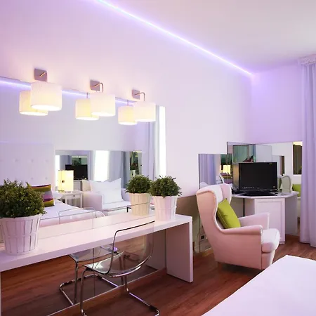 ホテル アデュア＆レジーナ ディ サバ ウェルネス＆ビューティ モンテカティーニ・テルメ